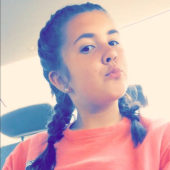 Profile Picture of Morgan Locklear (@morganl02) on Poshmark