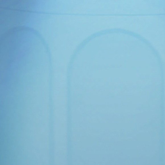 Profile Picture of Hoan Chau (@hoanchuacatcat) on Poshmark