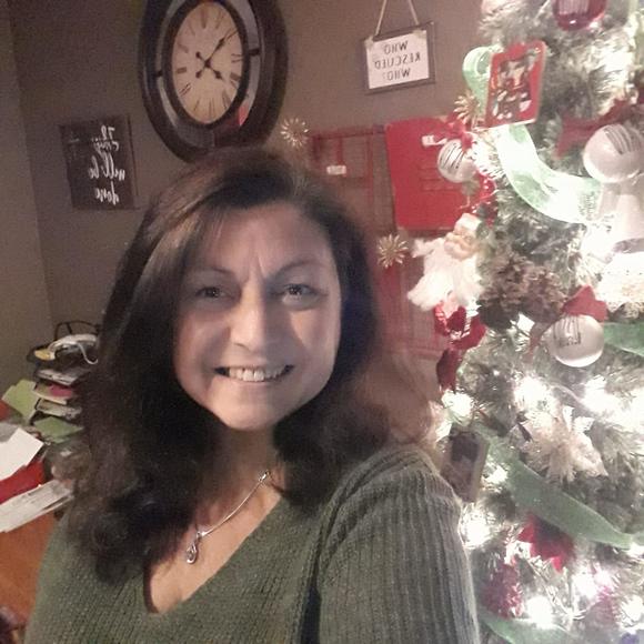Profile Picture of Carmen Cerny (@carmencerny) on Poshmark