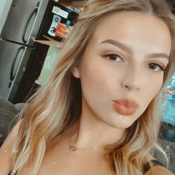 Profile Picture of Ceili Estepp (@ceilie97) on Poshmark