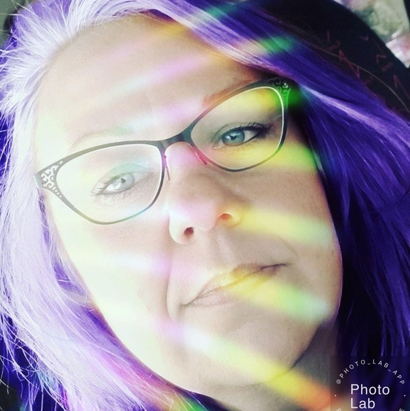 Profile Picture of Amanda Land (@lillywyn) on Poshmark