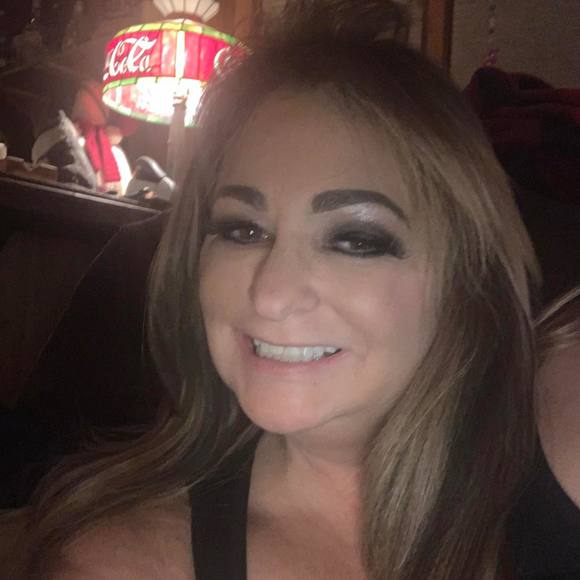 Profile Picture of Annette Eppley (@annetteeppley) on Poshmark