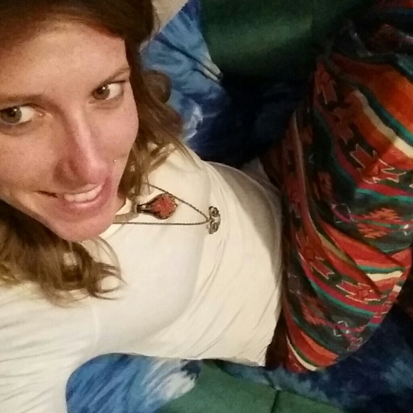 Profile Picture of Whitney Davis (@whiy_lynn) on Poshmark