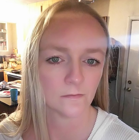 Profile Picture of Kristie Enockson (@kristie6911) on Poshmark