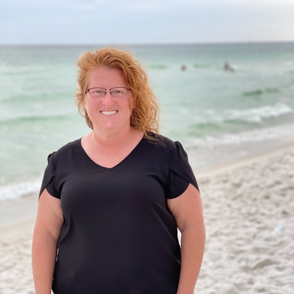 Profile Picture of Kim Boyken (@kimboyken) on Poshmark