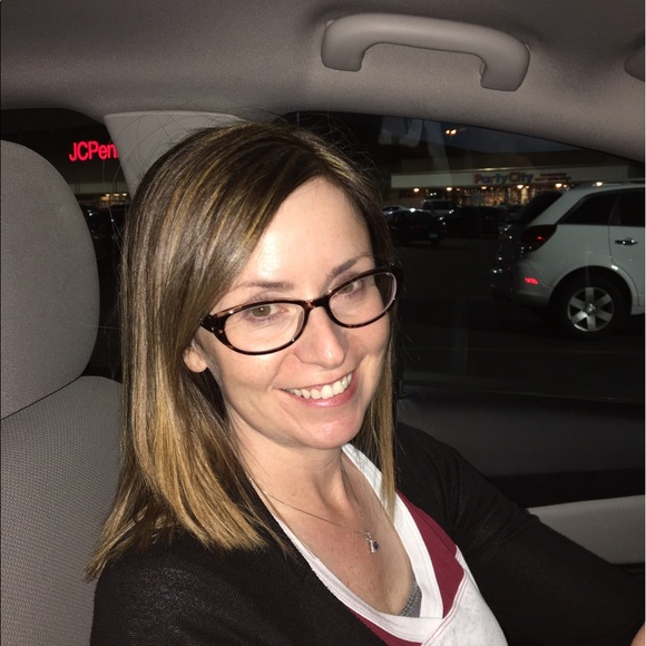 Amy Coalson - Poshmark Profile Picture of Amy Coalson (@acoalson) on Poshmark