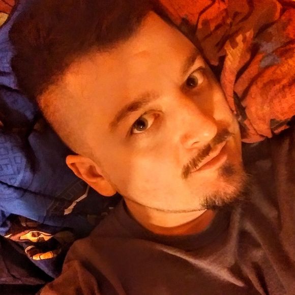 Profile Picture of Matthew Klein (@matthewklein123) on Poshmark