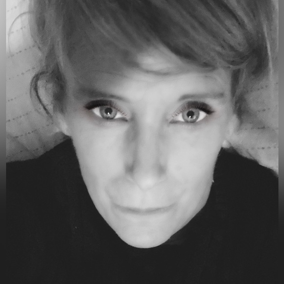 Profile Picture of Jean Foti (@jeanfoti) on Poshmark