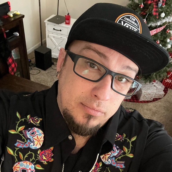 Profile Picture of Nate Romero (@nromero19) on Poshmark