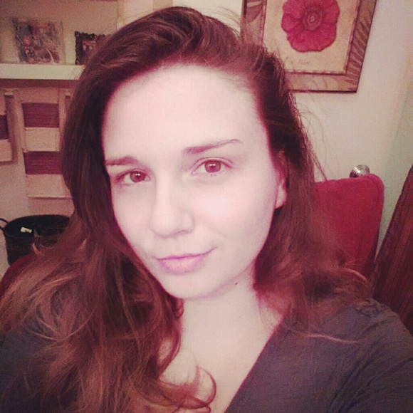 Angel Brovold - Poshmark Profile Picture of Angel Brovold (@angelliz201) on Poshmark