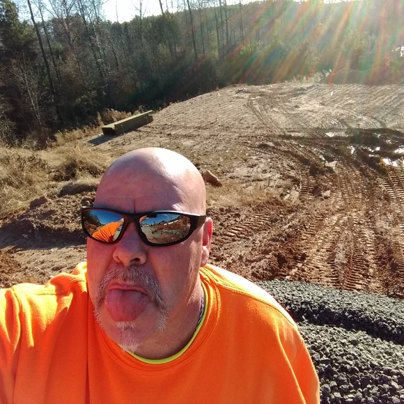 Profile Picture of Gary Boyer (@gmboyer64) on Poshmark