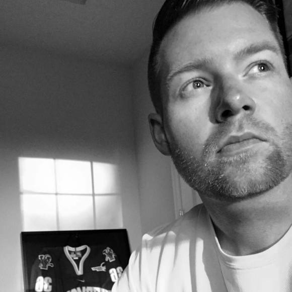 Profile Picture of Dylan Greer (@dylantgreer) on Poshmark