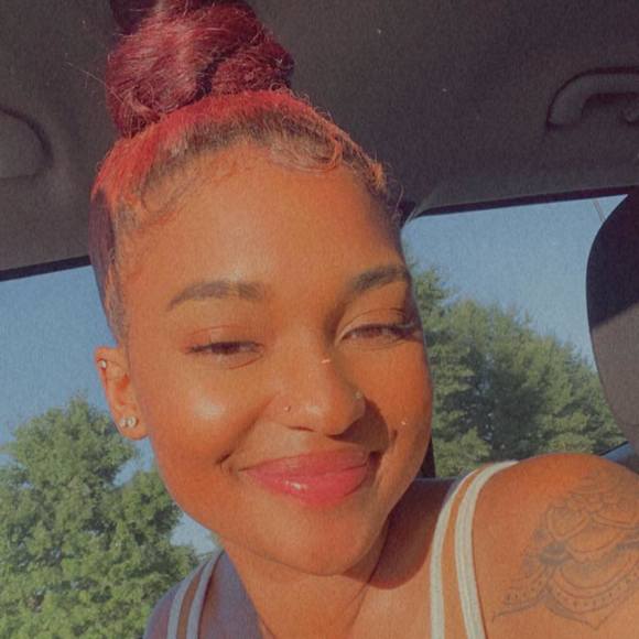Profile Picture of Jasmine Matthews (@jasss0523) on Poshmark