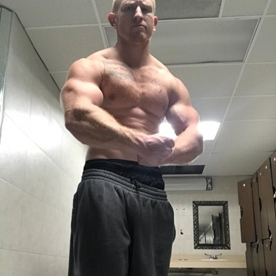 Profile Picture of Ray Beitzell (@_sugaray10) on Twitter