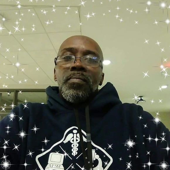 Profile Picture of Mel Horton (@mel_horton) on Poshmark