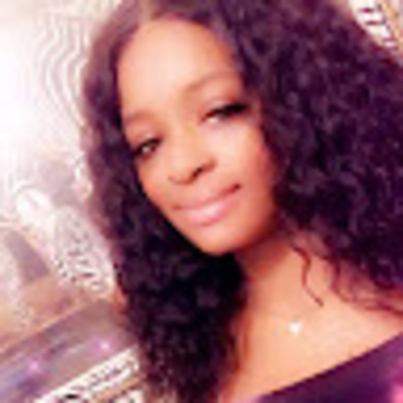 Profile Picture of Neshathetruth Sims (@corneshasims19) on Poshmark