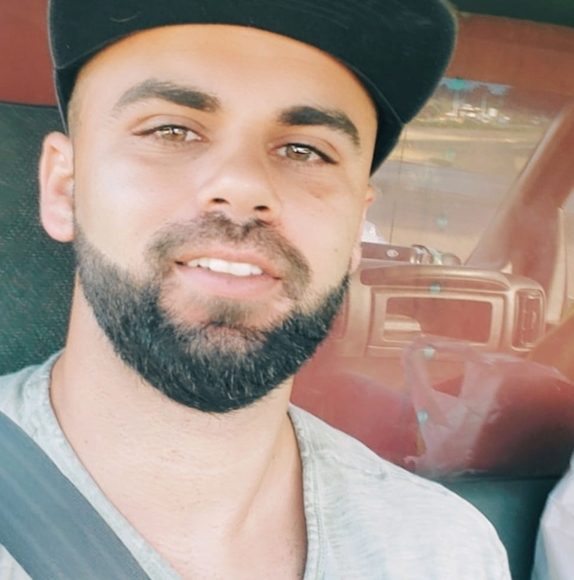 Profile Picture of Nuno Medeiros (@nunotmedeiros) on Poshmark