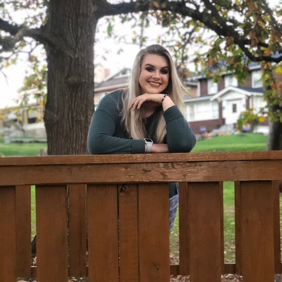 Eden Koldys - Poshmark Profile Picture of Eden Koldys (@epkokdys) on Poshmark