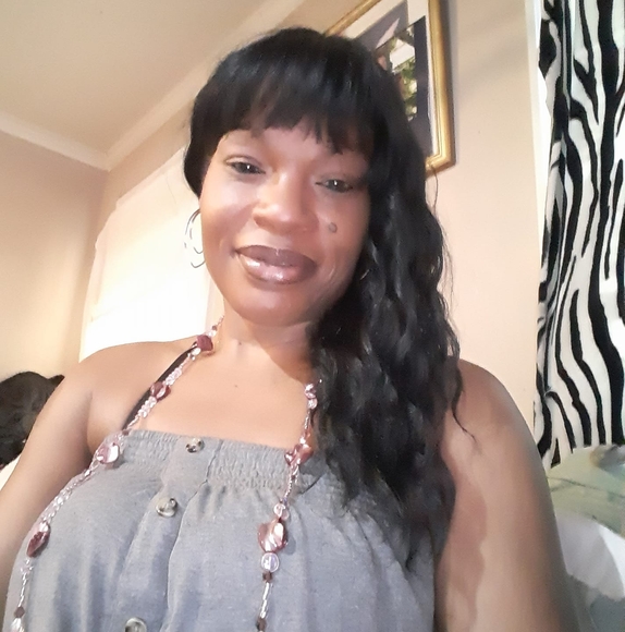 Profile Picture of Angela Demyers (@redangel630) on Poshmark