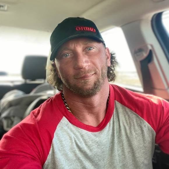 Profile Picture of Joseph Mazza (@josephmazza) on Poshmark