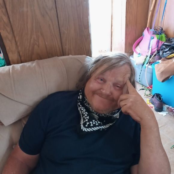 Profile Picture of Richard Schneider (@schneiderr229) on Poshmark