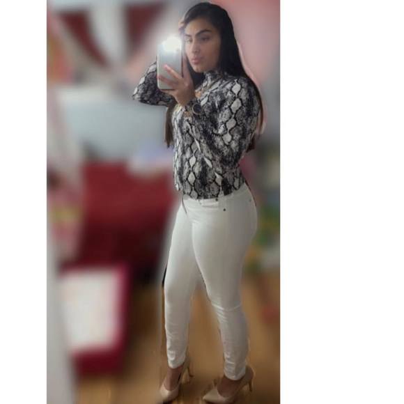 Profile Picture of Ruby Bravo (@rubybravo528) on Poshmark