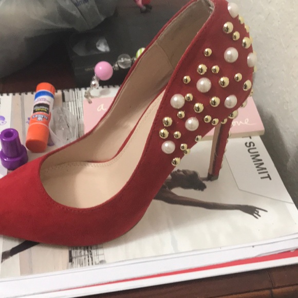 Profile Picture of Paula Stewart (@scoticias) on Poshmark