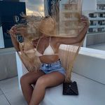 Profile Picture of 𝐻 𝐴 𝑁 𝑁 𝐴 𝐻 (@h.annahtyler) on Instagram