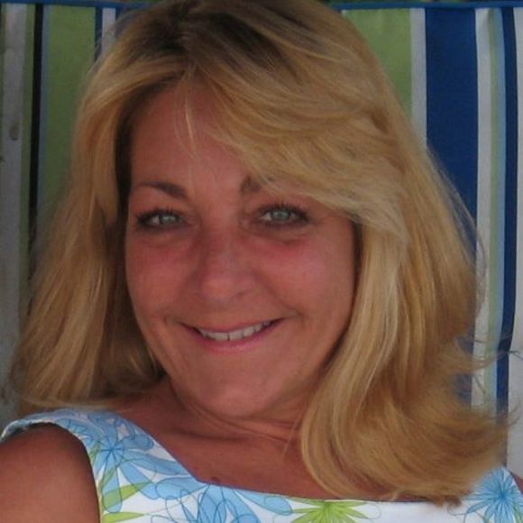 Profile Picture of Bernie Gadzinski (@bernadine362) on Poshmark