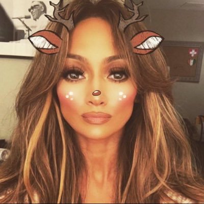 Profile Picture of Demz (@adorediorbabe) on Twitter