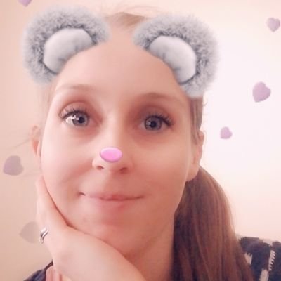 Profile Picture of Lisa 🙏 (@LisaBrittonBlog) on Twitter