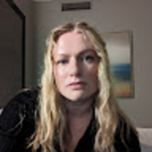 Profile Picture of Elizabeth Isaac (@elizabethisa354) on Poshmark