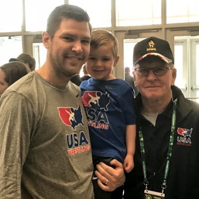 Profile Picture of Zach Lee (@zachjlee) on Twitter