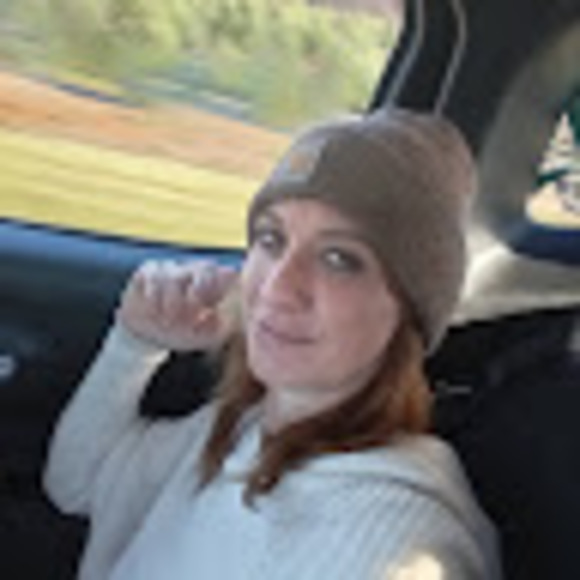 Profile Picture of Paulette Dambroski (@wanda151918) on Poshmark