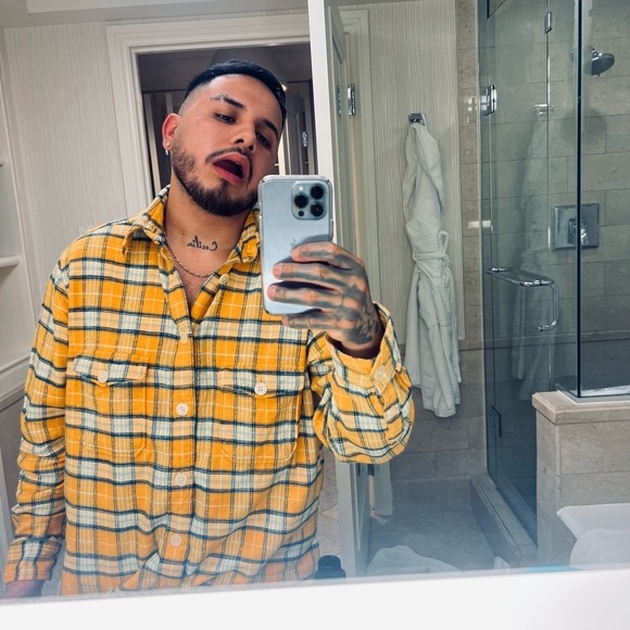 Profile Picture of Manuel Gabriel (@mannygeehdag0at) on Poshmark