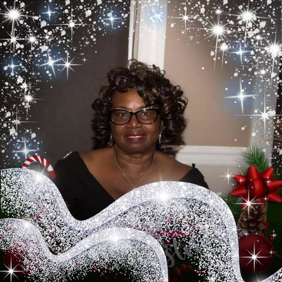 Profile Picture of Shirley Huskey (@daedae02) on Poshmark