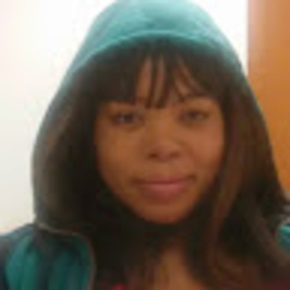 Profile Picture of Chinalee Alexander (@chinalee_a) on Poshmark