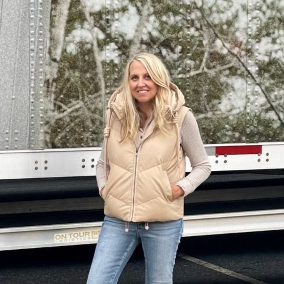 Profile Picture of Denise Wheatly (@denise_wheatly) on Poshmark
