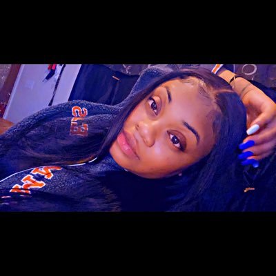 Profile Picture of  💜Lor_Lee (@lesha_lashay) on Twitter