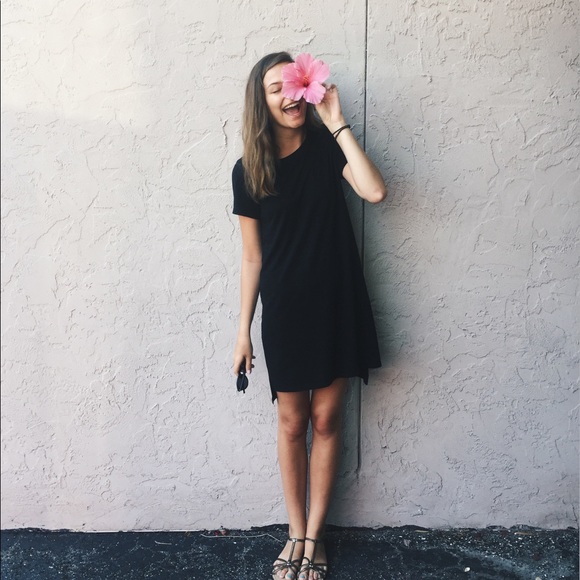 Profile Picture of Abby Kyros (@abbyk27) on Poshmark
