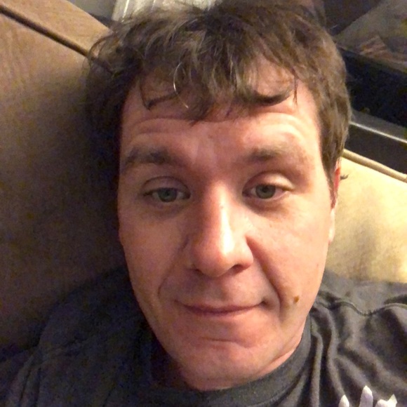 Profile Picture of Eric Barnes (@barneseric689) on Poshmark
