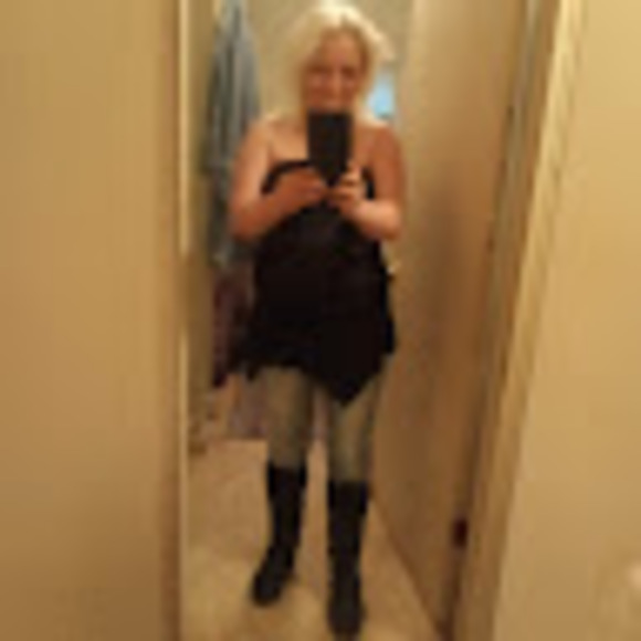 Profile Picture of Tammy Pugh (@tammypugh722) on Poshmark