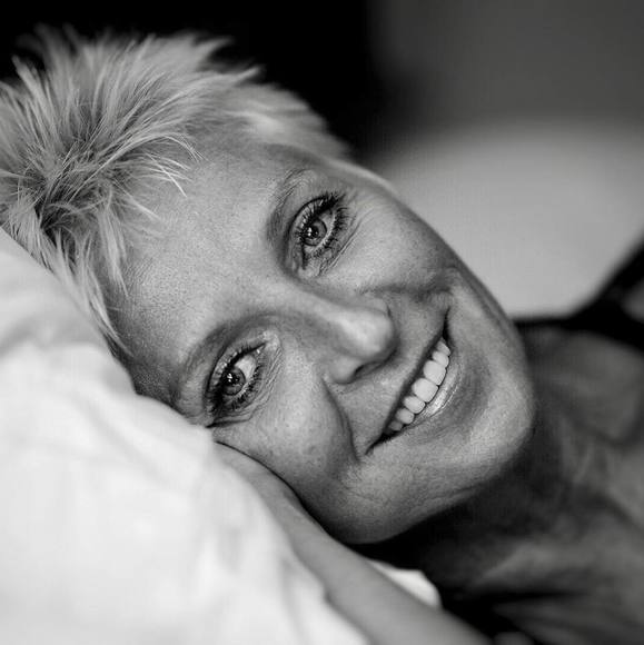 Profile Picture of Dana Pernickova (@danapernickova) on Poshmark