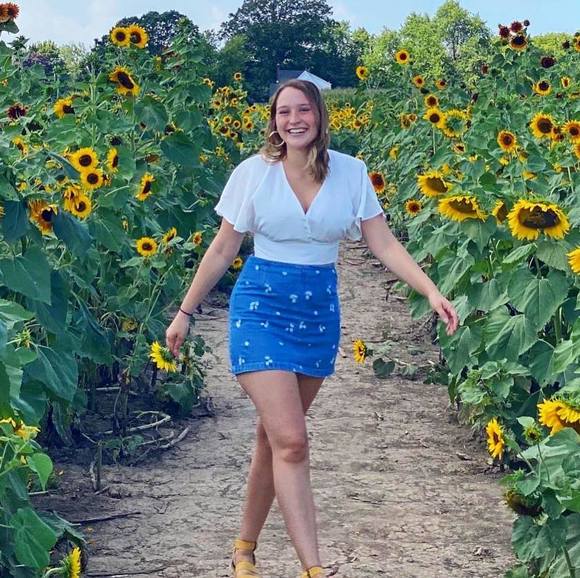 Profile Picture of Bekah Blasius (@bekahbee3) on Poshmark
