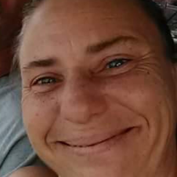 Profile Picture of Desiree Forgason (@dkw7375) on Poshmark