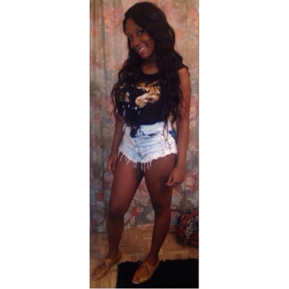 Profile Picture of Chourtney Smith (@chourtney_95) on Poshmark