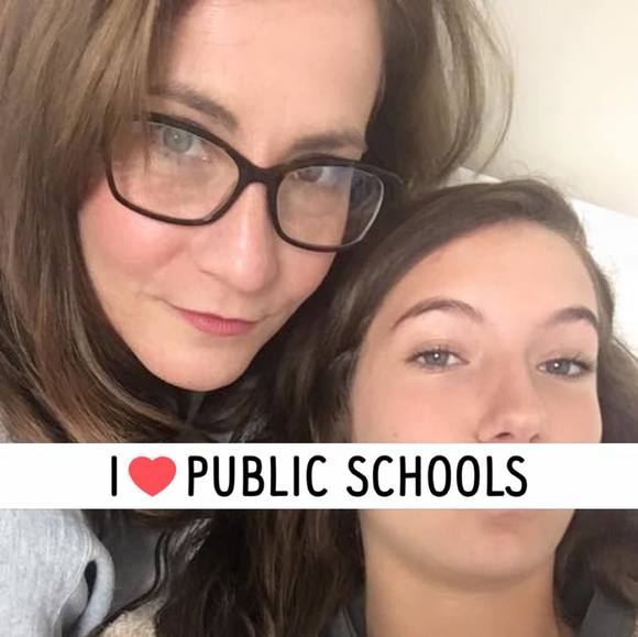 Profile Picture of Shannon Toole (@stoole) on Poshmark