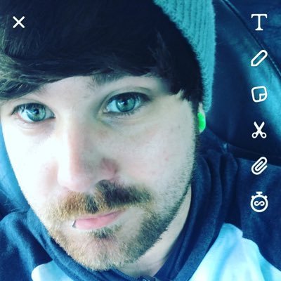 Profile Picture of Tyler Miner (@litlarry32) on Twitter