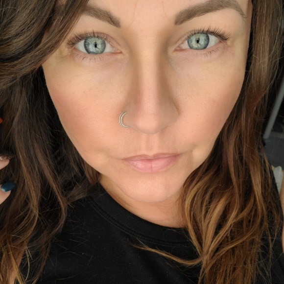 Shelley Mokas - Poshmark Profile Picture of Shelley Mokas (@shellnicole814) on Poshmark