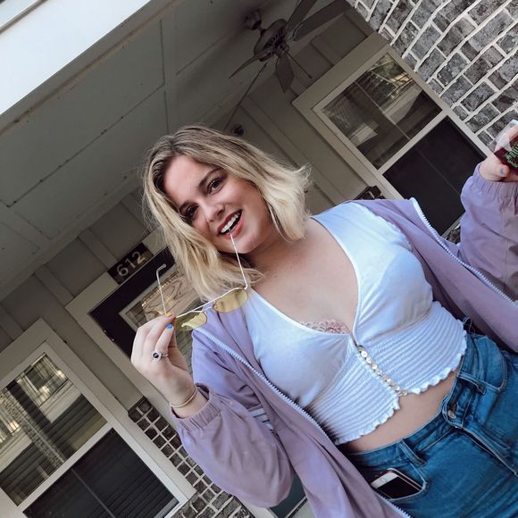 Profile Picture of Kelly Swift (@caspersmith) on Poshmark